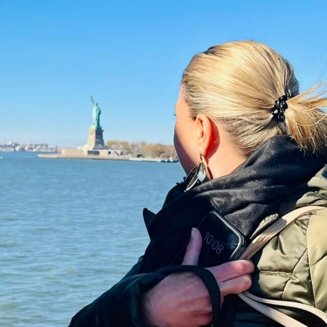 Zurück aus dem Urlaub! 🌞✈️Ab morgen, Montag, geht’s wieder los – ich habe euch alle vermisst und freue mich riesig auf euch! 🥳Highlight: Morgen ist auch Ladies Night! 💃Kommt vorbei, gönnt euch einen tollen Abend – ich kann es kaum erwarten, euch zu sehen!#planbsnackbar #reisenberg #ladiesnight